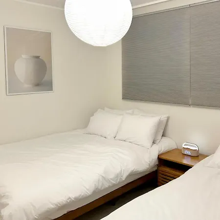\'Gwanak Stay\' - Line 2 Direct Gangnam, Hongdae, Seongsu - Max 6, Entire House