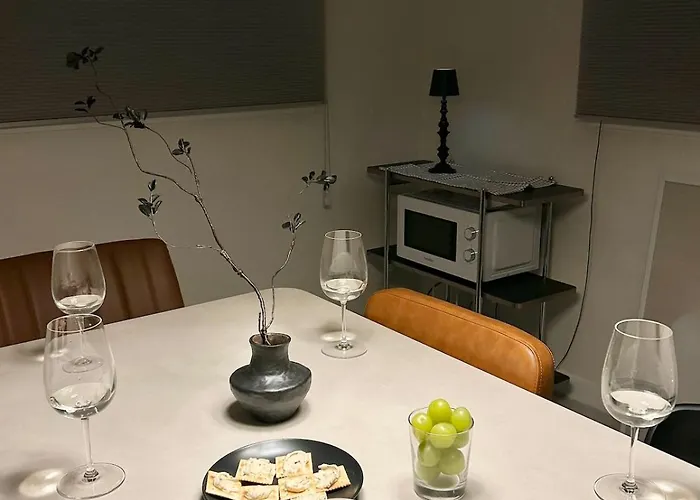'Gwanak Stay' - Line 2 Direct Gangnam, Hongdae, Seongsu - Max 6, Entire House * Seul