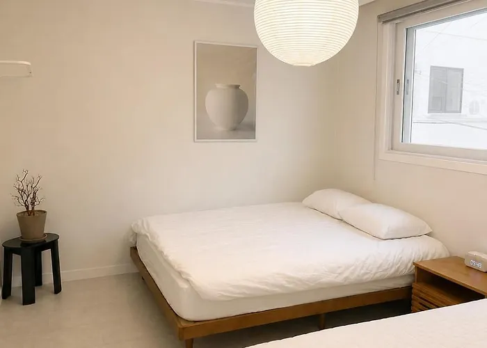 'Gwanak Stay' - Line 2 Direct Gangnam, Hongdae, Seongsu - Max 6, Entire House