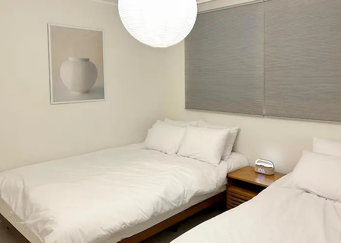 'Gwanak Stay' - Line 2 Direct Gangnam, Hongdae, Seongsu - Max 6, Entire House Nocleg ze śniadaniem