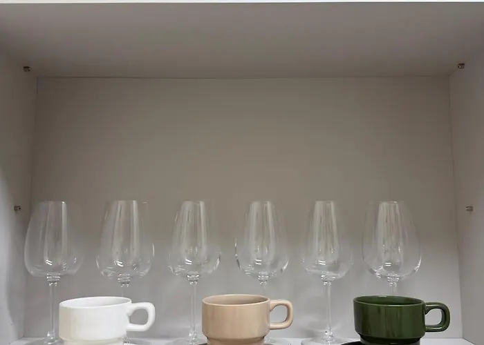 'Gwanak Stay' - Line 2 Direct Gangnam, Hongdae, Seongsu - Max 6, Entire House *