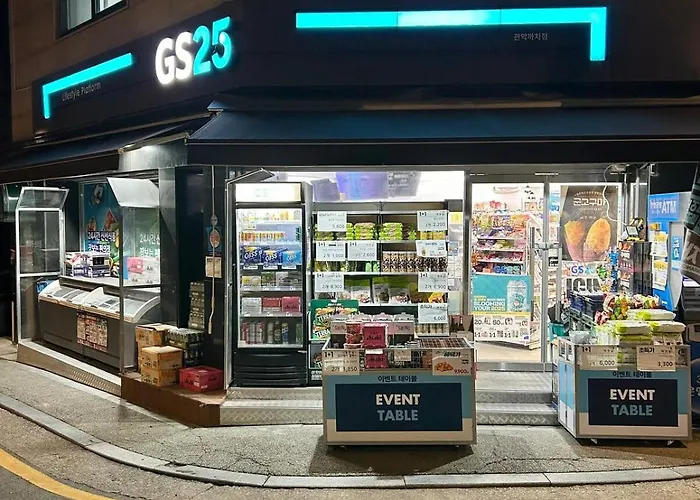 'Gwanak Stay' - Line 2 Direct Gangnam, Hongdae, Seongsu - Max 6, Entire House *
